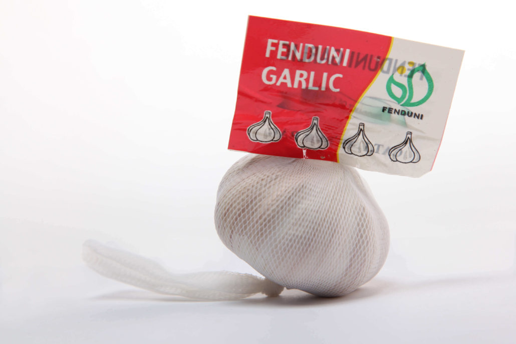 garlic black and white